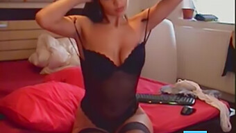 Papo Quente Na Webcam Com Uma Diva Amadora E Sexy